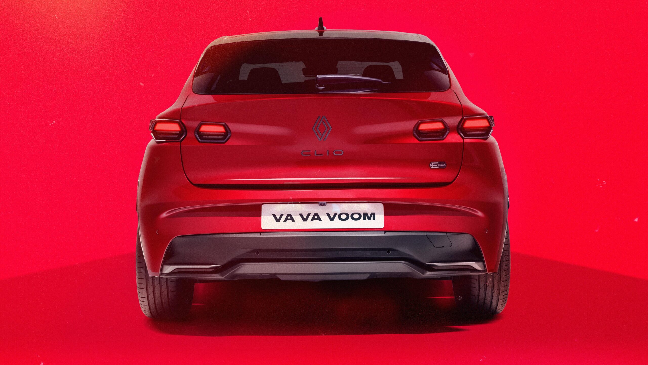 르노 그룹의 찬란한 비상: 톱기어가 선정한 '올해의 자동차 제조사'가 증명하는 혁신의 가치와 미래