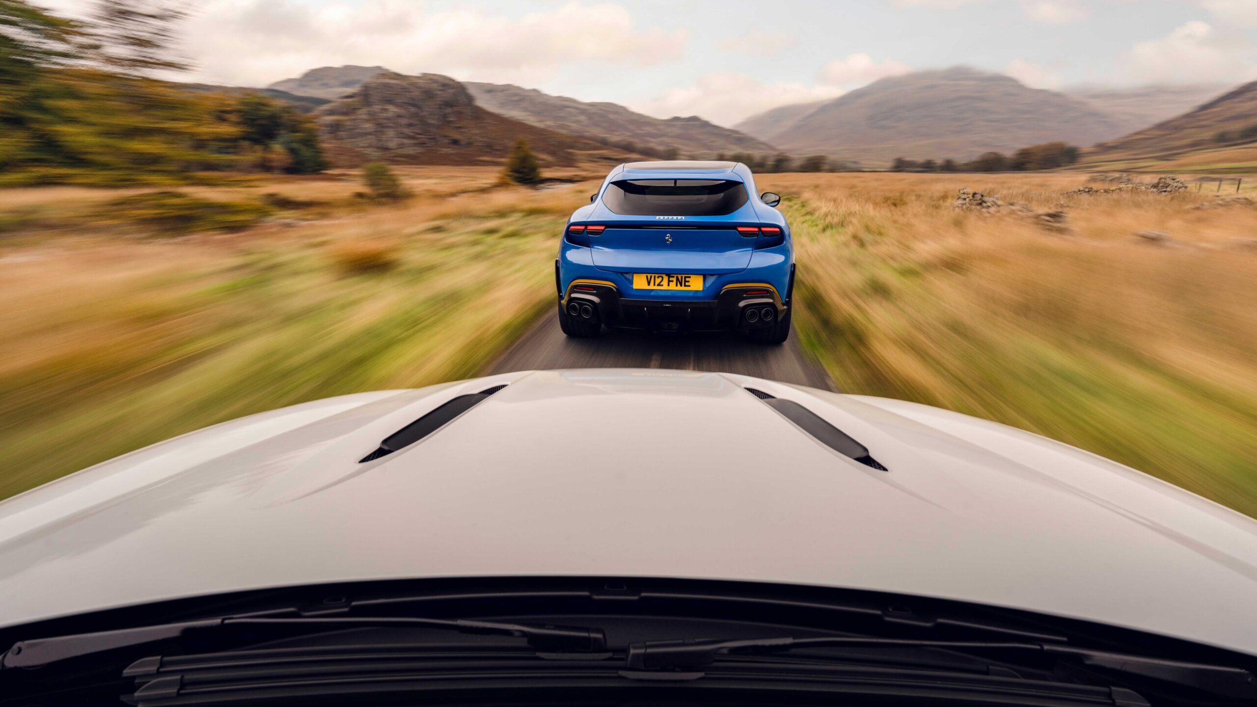 슈퍼 SUV의 정점, 애스턴마틴 DBX707과 페라리 프로산게의 완벽한 해부