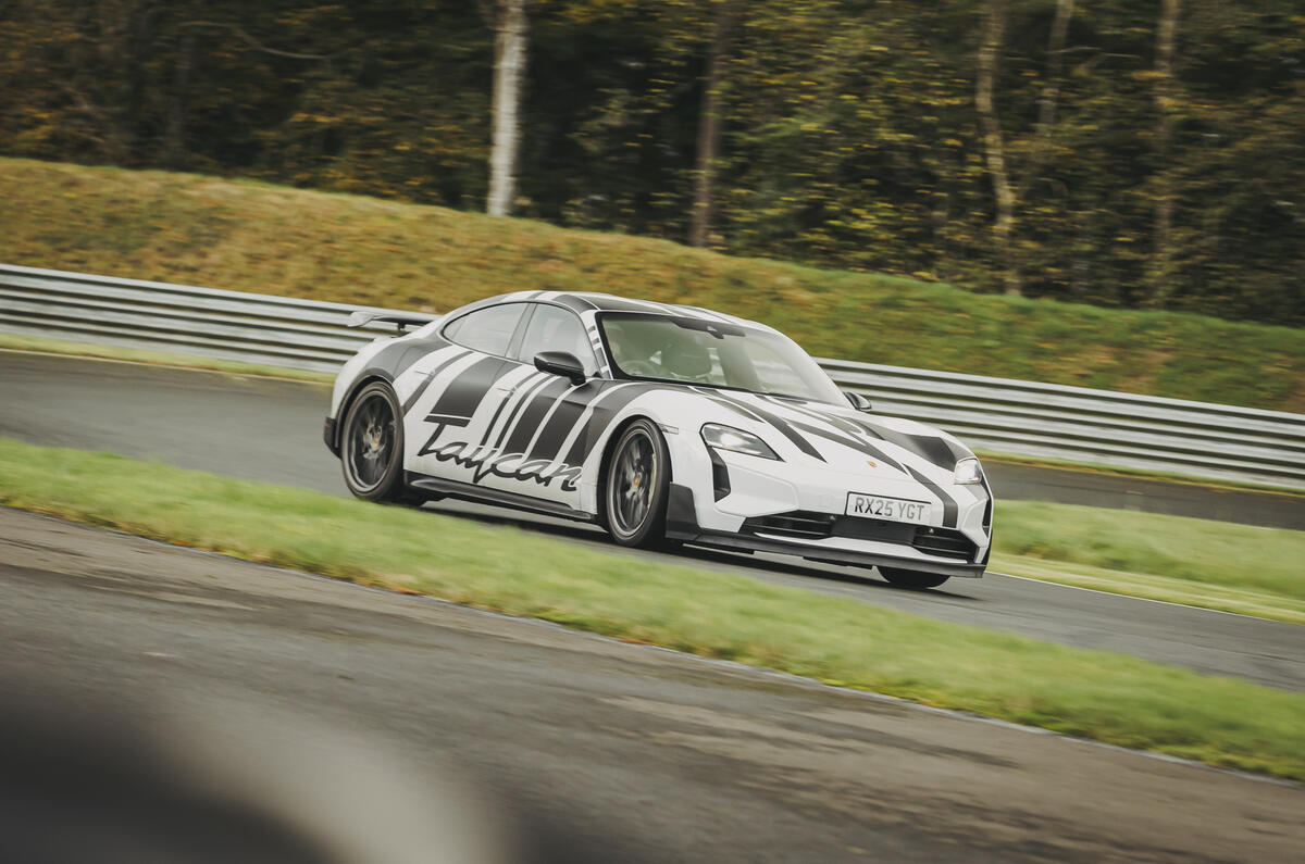 Torque vs Tread: Mastering Electric Vehicle Tyre Dynamics and Longevity